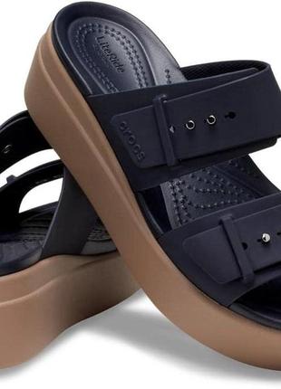 Crocs brooklyn buckle low шльопанці на платформі жіночі крокс.