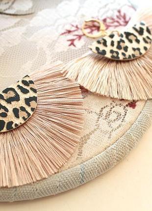 Шелковые серьги кисти полукруглые