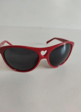 Солнцезащитные очки moschino