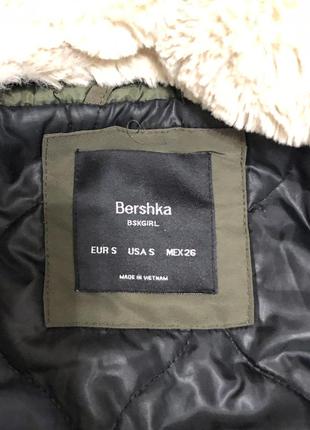 Куртка женская бершка bershka теплая с капюшоном опушкой на мехе3 фото