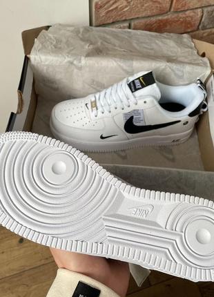 Nike air force 1 white black logo жіночі білі трендові модні кросівки найк форс жіночі білі трендові стильні кросівки7 фото