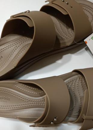 Crocs brooklyn buckle low шлепанцы беж на платформе крокс w10 / 40-41.6 фото