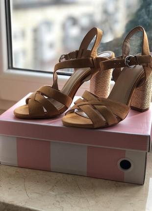 Босоніжки deezee