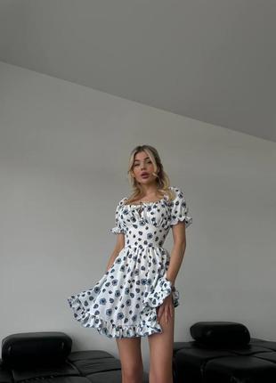 Короткое мини платье в цветочный принт9 фото