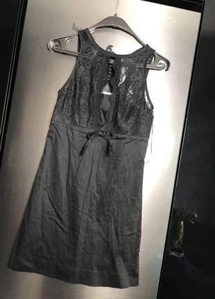 Чёрное платье с ажурным верхом3 фото