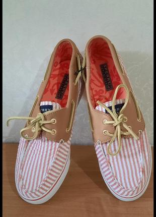 Топсайдеры sperry