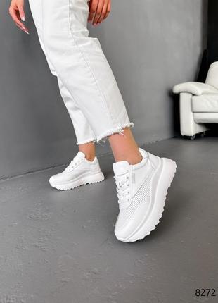 Белые натуральные кожаные кроссовки со с сквозной перфорацией на толстой подошве кожа7 фото
