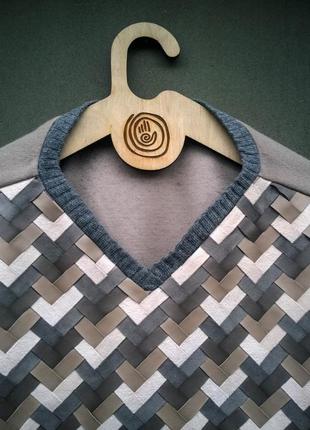 Рукотворний напівшерстяний пуловер з орнаментальним плетенням зі штучних шкіри і замші4 фото
