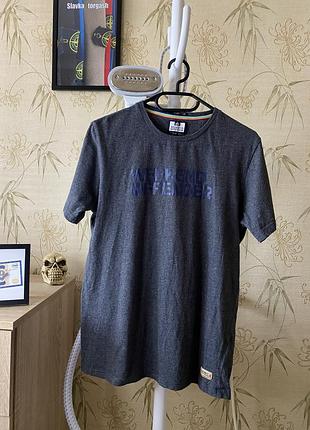 Футболка weekend offender