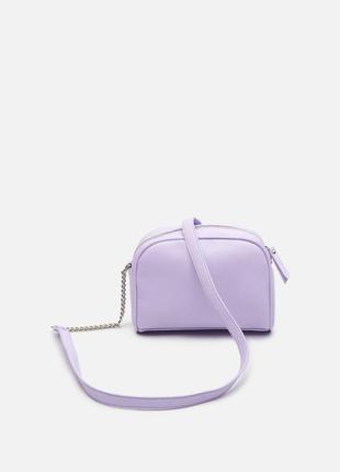 Жіноча сумочка cropp через плече з ланцюжком бузкового кольору3 фото