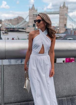 Новое аристократично белое платье из смесового льна покорила европейские города 2023