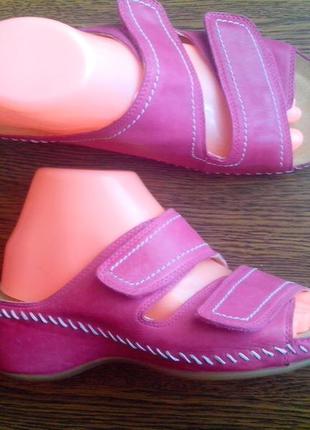 Рр 7-26,1 см нові стильні шкіра шльопанці від clarks