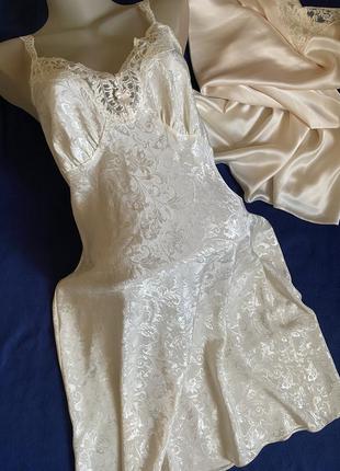 Нічна сорочка атласна нижня сукня молочна з вензелями нічна сорочка- l1 фото