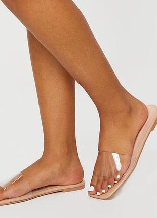 Шикарные актуальные прозрачные шлепанцы prettylittlething