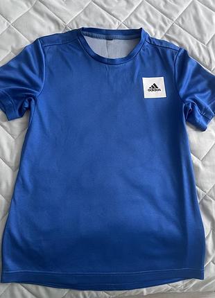 Футболка adidas