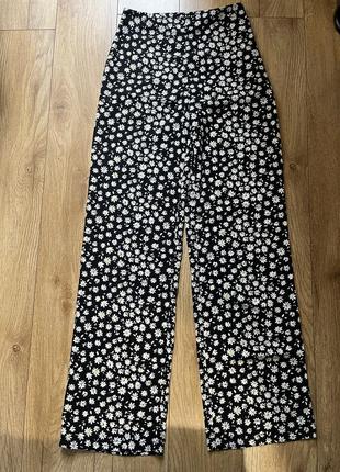 Летние женские брюки с ромашками h&m divided