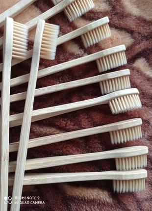 Щетка зубная бамбуковая, натуральная1 фото