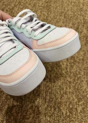 Кросівки жіночі puma skye tennis