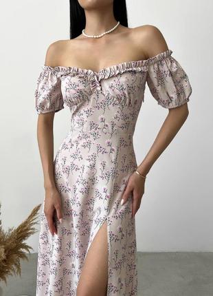 Длинное платье с цветочным принтом с рюшами в зоне декольте с корсетной резинкой на спине с разрезом по ноге4 фото
