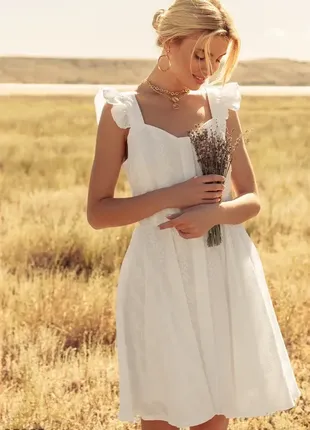 Неймовірна біла сукня від гепюр