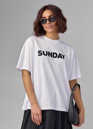 Белая футболка оверсайз с принтом sunday1 фото