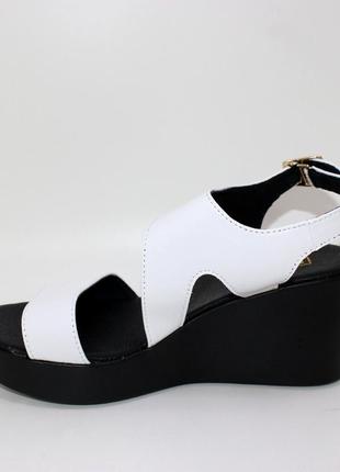 Стильные женские черно-белые босоножки на танкетке, кожаные/натуральная кожа-женская обувь на лето5 фото