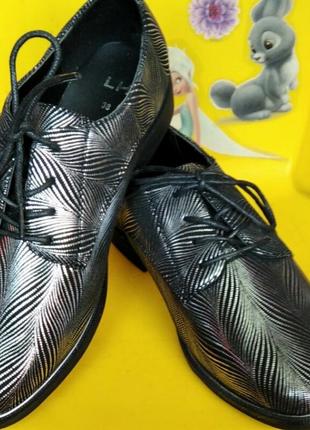 Обалденные туфли лоферы оригинальные полностью натуральная кожа франция 38 размер