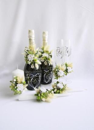 Свадебные бокалы декорированы сухоцветами5 фото