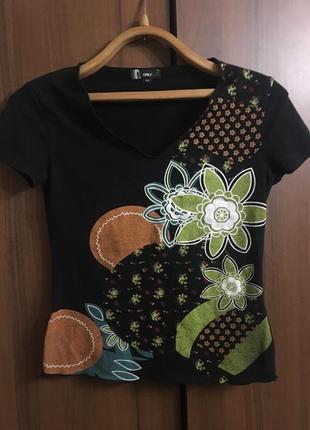 Фирменная футболка