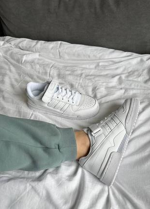 Белые женские адики adidas8 фото