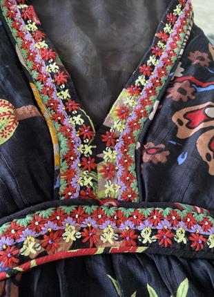 Гарна сукня довга з вишивкою принт квіти с 8-108 фото