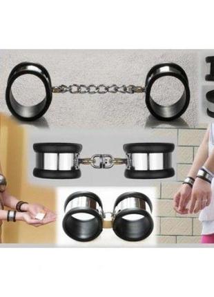Жіночі наручники із силіконовою підкладкою 18+