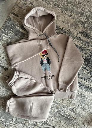 Спортивний костюм