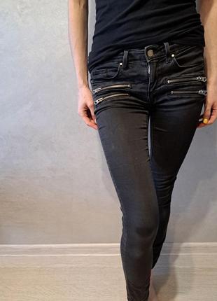 Чорні джинси9 фото