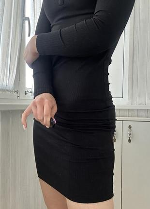 Черное мини платье в рубчик6 фото