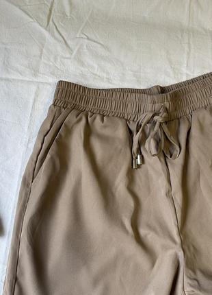 Бежевые брюки брюки прямого свободного кроя от shein5 фото