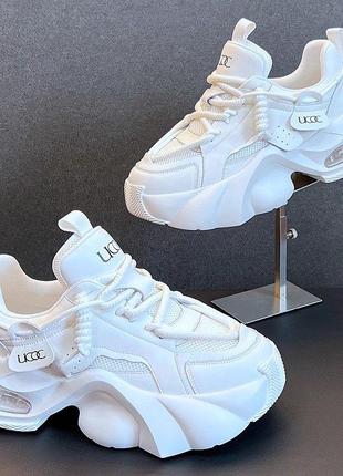 Білі кросівки 39-й розмір