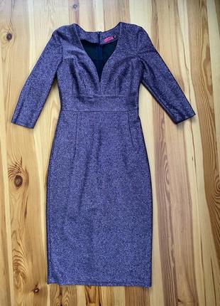 Праздничное платье черного с фиолетовыми блестками в идеальном состоянии