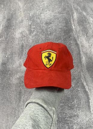 Оригинальная кепка ferrari