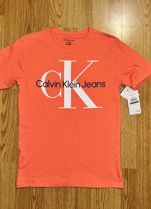 Футболки calvin klein, l - оригинал!1 фото