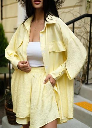 Жовтий жіночий літній костюм льняний шорти сорочка оверсайз вільного крою універсальний повсякденний костюм з шортами льон
