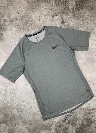 Мужская футболка для спорта nike pro top compression dri-fit