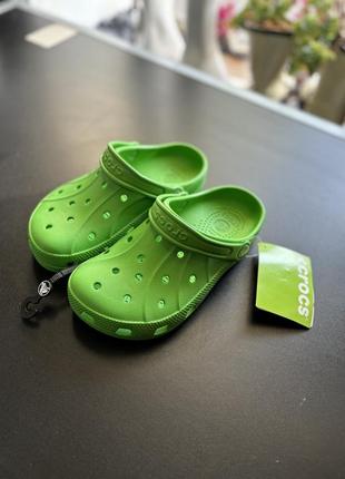 Сланцы crocs.