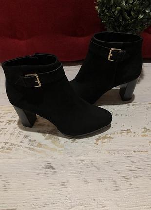 Шкіряні фірмові черевики minelli 38р.