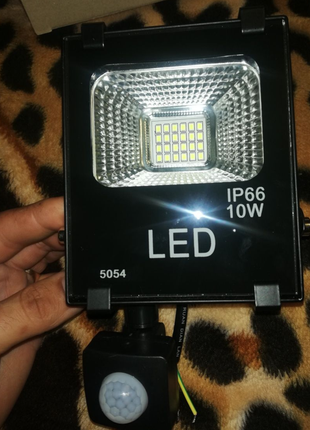 Продам led прожектор sunled