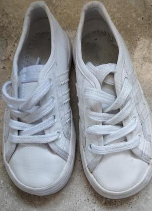 Белые детские кроссовки adidas nizza. р.243 фото