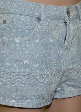 Джинсовые шортики с вышывкой высокая талия miss selfridge джинсові шорти з вишивкою5 фото