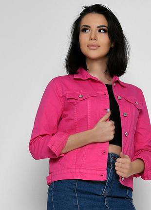 Женская короткая джинсовая куртка малиновая | 80335