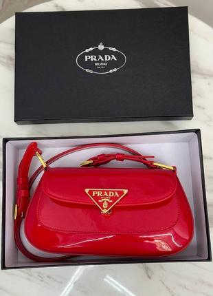 Сумка в стилі prada червона лакова