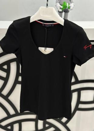 Женская футболка black tommy hilfiger